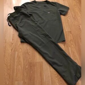 Figs Forest Green Scrub Set Men’s or Women’s